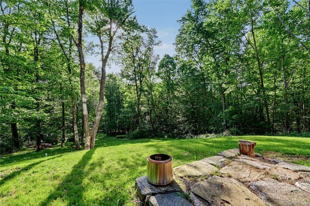 95 Deer Hill Court, Carmel, NY 10512