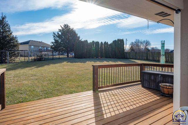 3336 SE Powell ST, Topeka, KS 66605