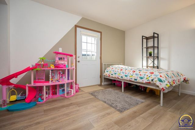 3336 SE Powell ST, Topeka, KS 66605