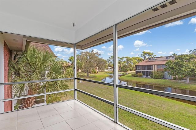 2 QUAILS RUN BOULEVARD 8, Englewood, FL 34223