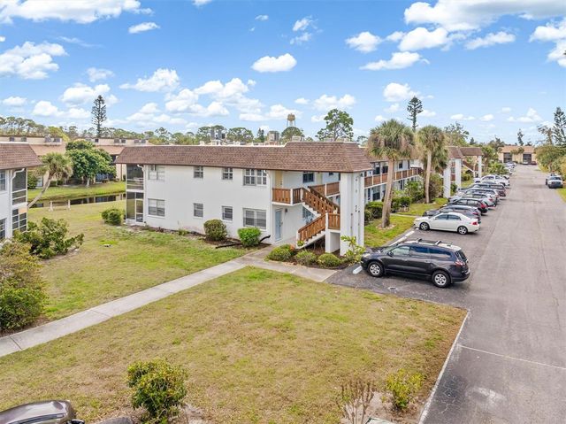 2 QUAILS RUN BOULEVARD 8, Englewood, FL 34223