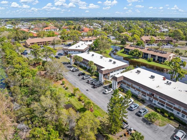 2 QUAILS RUN BOULEVARD 8, Englewood, FL 34223