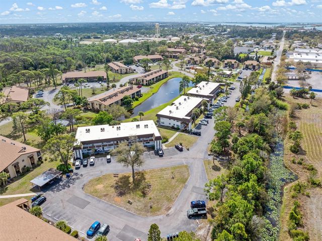 2 QUAILS RUN BOULEVARD 8, Englewood, FL 34223