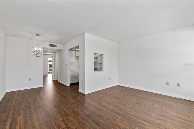 2 QUAILS RUN BOULEVARD 8, Englewood, FL 34223