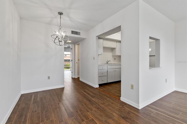 2 QUAILS RUN BOULEVARD 8, Englewood, FL 34223