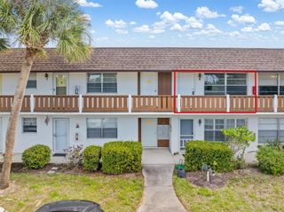 2 QUAILS RUN BOULEVARD 8, Englewood, FL 34223