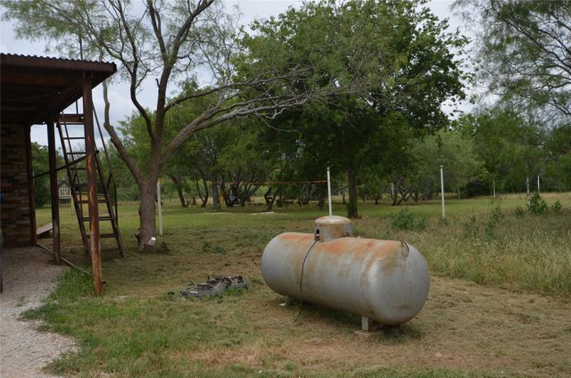 334 Cook Road, Jacksboro, TX 76458