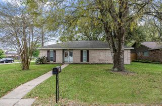 807 Driftwood Street, League City, TX 77573