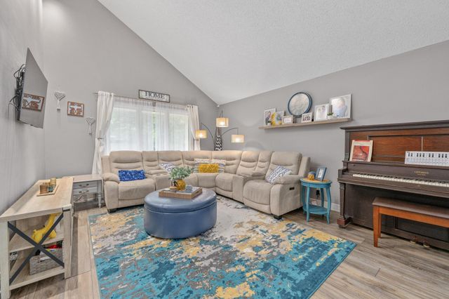 14710 E Willowbend Cir, Wichita, KS 67230