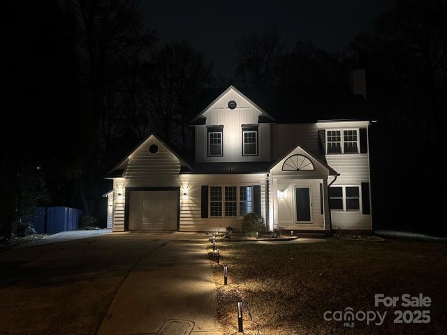 2537 Amber Creste Lane, Charlotte, NC 28212