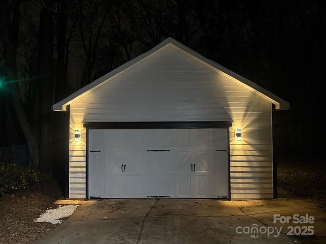 2537 Amber Creste Lane, Charlotte, NC 28212