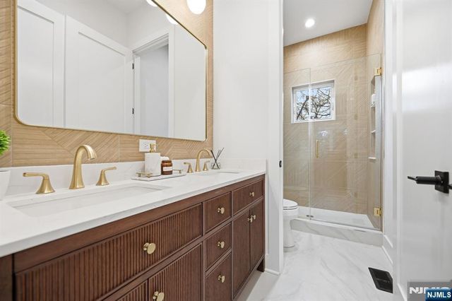 34 Crestview Hill Road, Livingston, NJ 07039