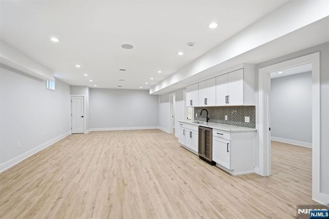 34 Crestview Hill Road, Livingston, NJ 07039
