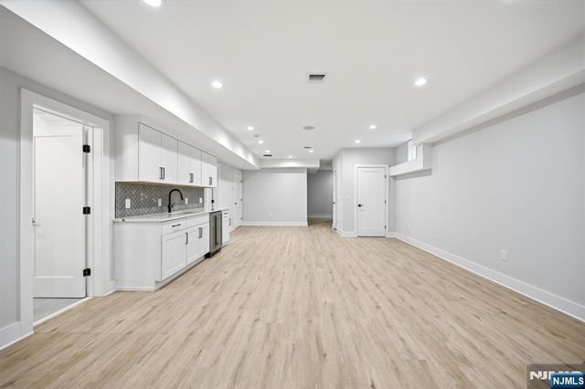 34 Crestview Hill Road, Livingston, NJ 07039