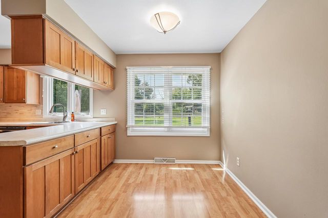 12525 N Woodland DRIVE, Mequon, WI 53092