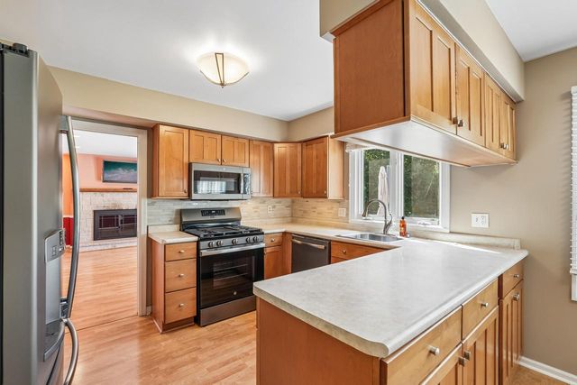 12525 N Woodland DRIVE, Mequon, WI 53092