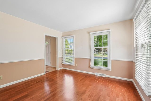 12525 N Woodland DRIVE, Mequon, WI 53092