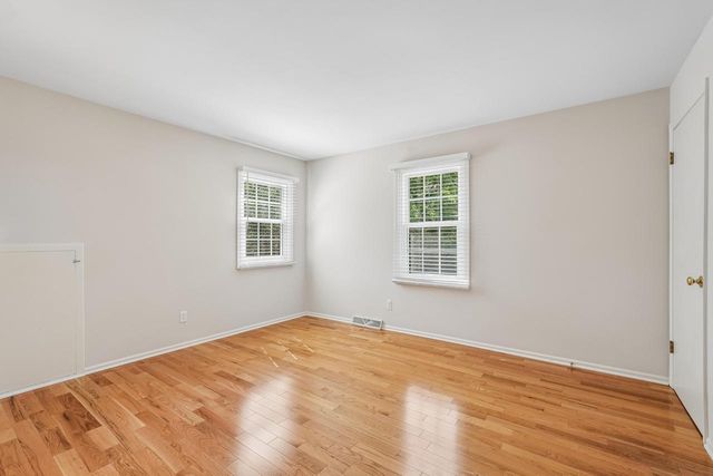 12525 N Woodland DRIVE, Mequon, WI 53092