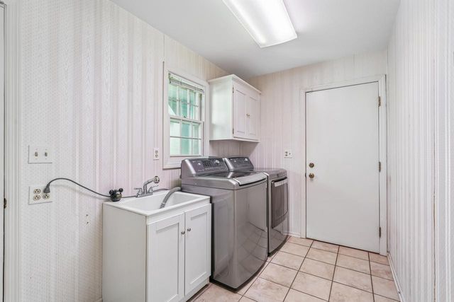 12525 N Woodland DRIVE, Mequon, WI 53092