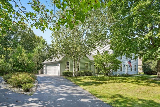 12525 N Woodland DRIVE, Mequon, WI 53092
