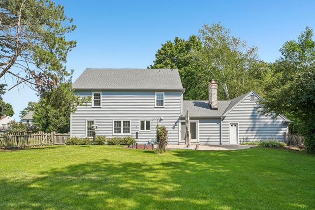 12525 N Woodland DRIVE, Mequon, WI 53092
