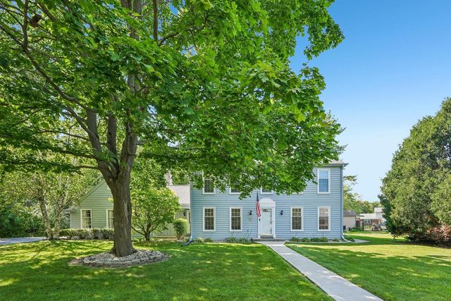 12525 N Woodland DRIVE, Mequon, WI 53092