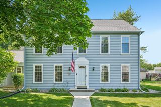 12525 N Woodland DRIVE, Mequon, WI 53092