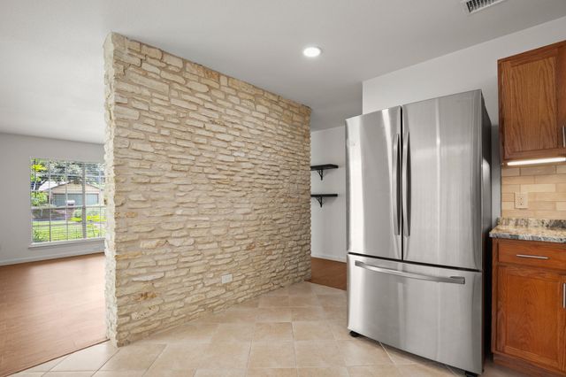 1212 Dunstan DR, Austin, TX 78745