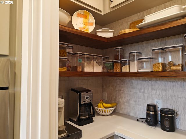 927 OAK St, Lake Oswego, OR 97034