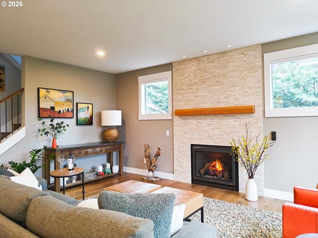 927 OAK St, Lake Oswego, OR 97034