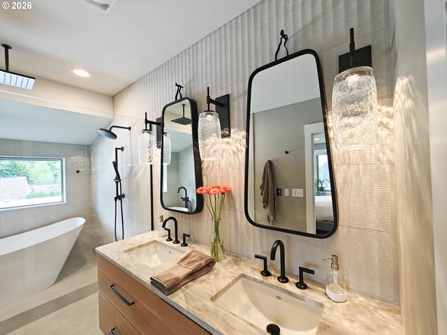 927 OAK St, Lake Oswego, OR 97034