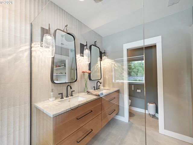927 OAK St, Lake Oswego, OR 97034
