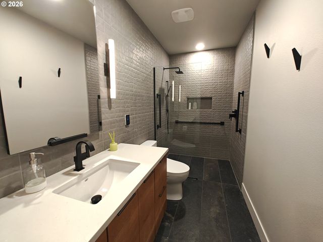 927 OAK St, Lake Oswego, OR 97034
