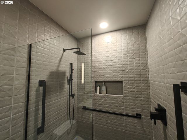 927 OAK St, Lake Oswego, OR 97034