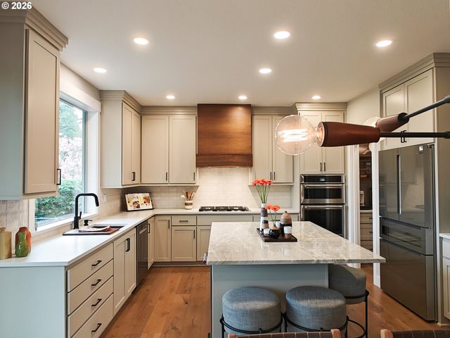 927 OAK St, Lake Oswego, OR 97034