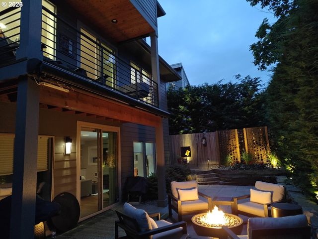 927 OAK St, Lake Oswego, OR 97034