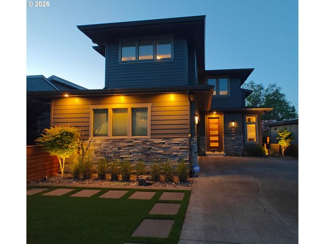927 OAK St, Lake Oswego, OR 97034