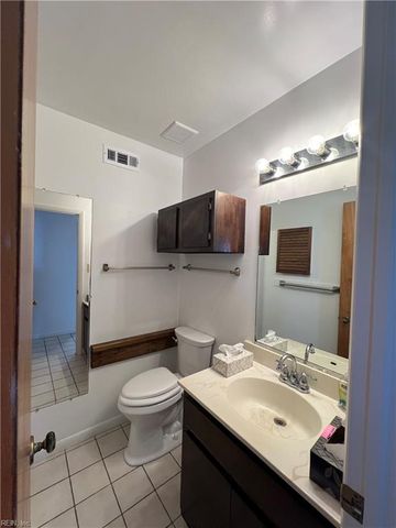 10 Zilber CT, Hampton, VA 23669