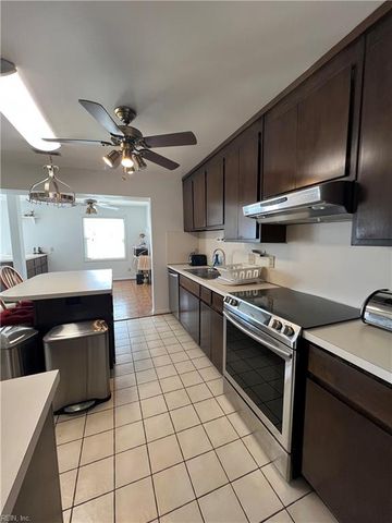 10 Zilber CT, Hampton, VA 23669