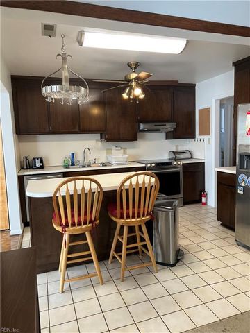 10 Zilber CT, Hampton, VA 23669