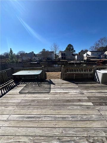 10 Zilber CT, Hampton, VA 23669