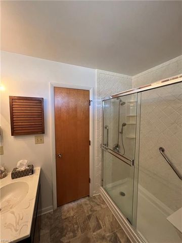 10 Zilber CT, Hampton, VA 23669