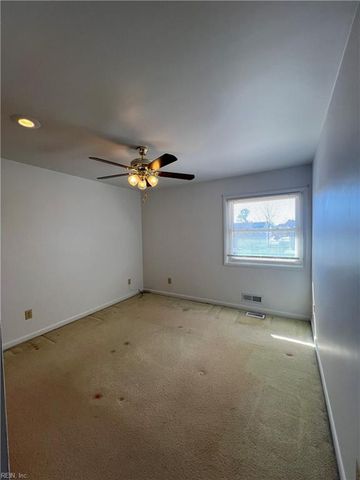 10 Zilber CT, Hampton, VA 23669