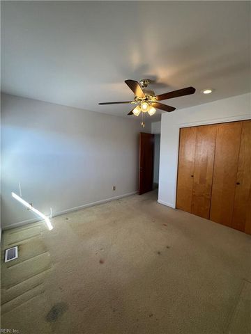 10 Zilber CT, Hampton, VA 23669