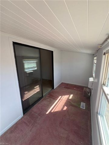 10 Zilber CT, Hampton, VA 23669