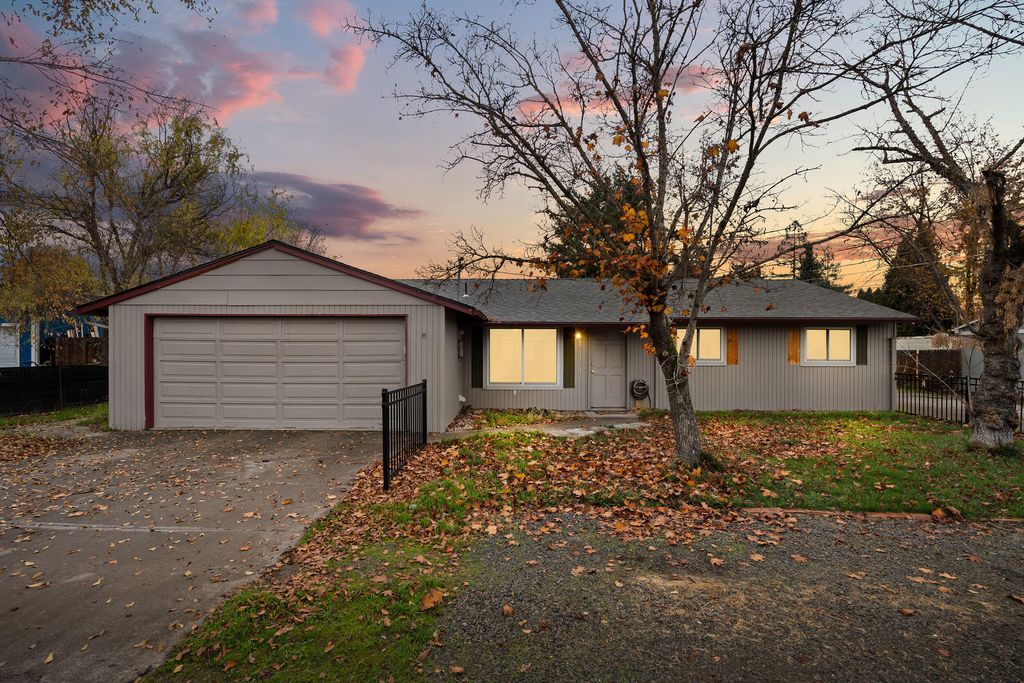 2711 Elliott Avenue, Medford, OR 97501