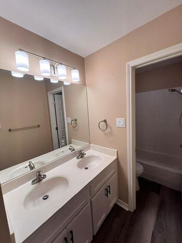 13330 Water Oak LN, Austin, TX 78729
