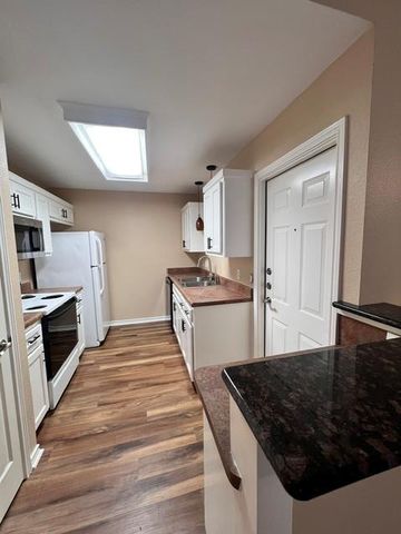 13330 Water Oak LN, Austin, TX 78729