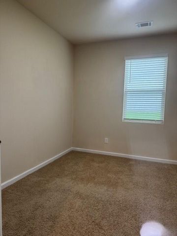 610 Dodson Lake Court, Fairburn, GA 30213