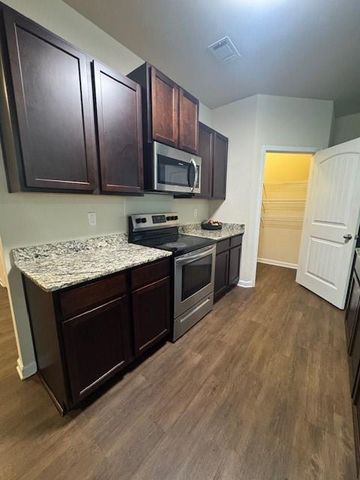 610 Dodson Lake Court, Fairburn, GA 30213